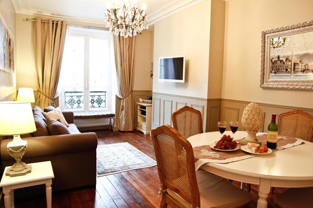 Le Triomphe Elysees * Parigi